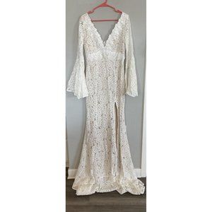 Fashion Nova Allison White Lace Wedding Dress Size L Maxi Gown Long Slee…